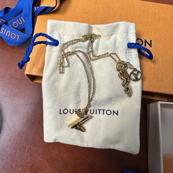 Louis V Gold Z necklace- excellent condition